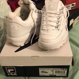 Women’s size 7 white disruptor Fila sneakers